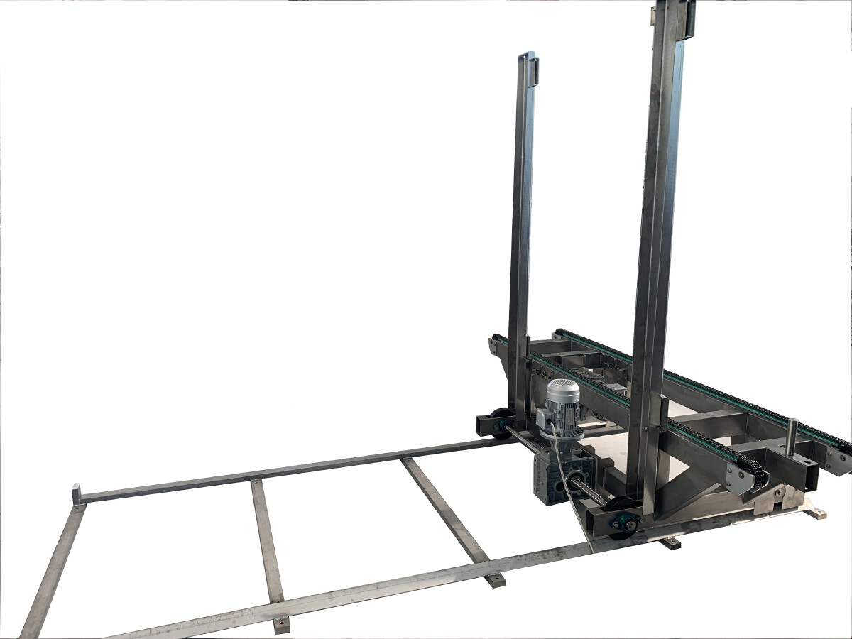 Chain conveyor on shuttle